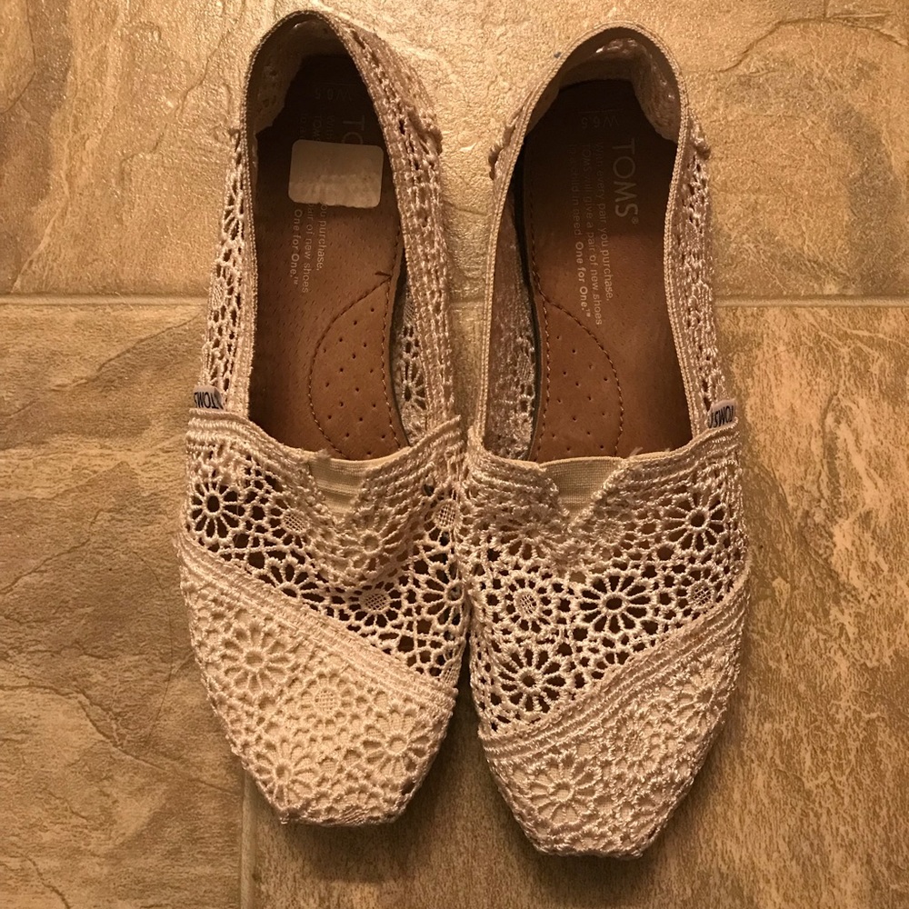 TOMS Natural Moroccan Crochet